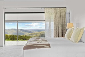 3 bedrooms, desk, iron/ironing board, travel crib