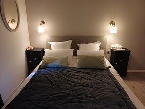 1 bedroom, WiFi, bed sheets