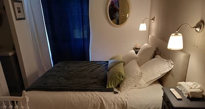 Chambre d'hÎtes 'Anémone' avec vue sur la montagne, Wi-Fi et climatisation