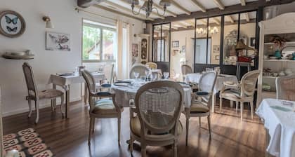 Bed and Breakfast 'Anémone' with Mountain View, Wi-Fi and Air Conditioning