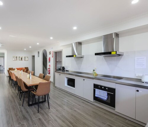 102 Chic QueenBR |Fast Wi-Fi| 18 mins to CBD