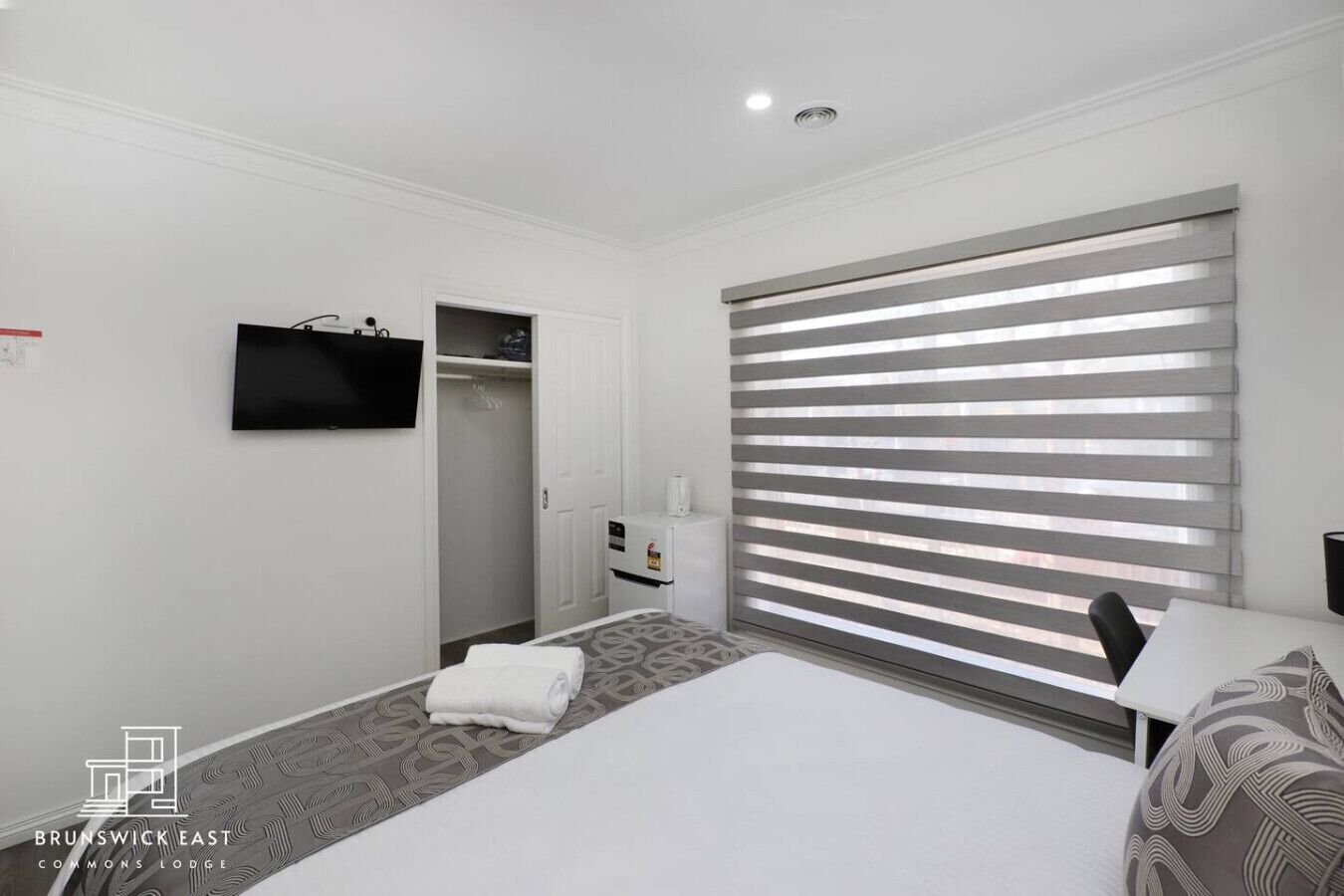 1 chambre, bureau, fer et planche à repasser, Wi-Fi