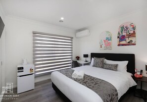 Desk, iron/ironing board, WiFi, bed sheets