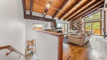 Télévision, cheminée