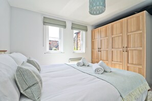 3 bedrooms, WiFi, bed sheets