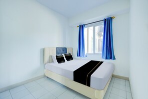 デラックス ダブルルーム | デスク、ベッドシーツ