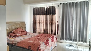 Desk, bed sheets