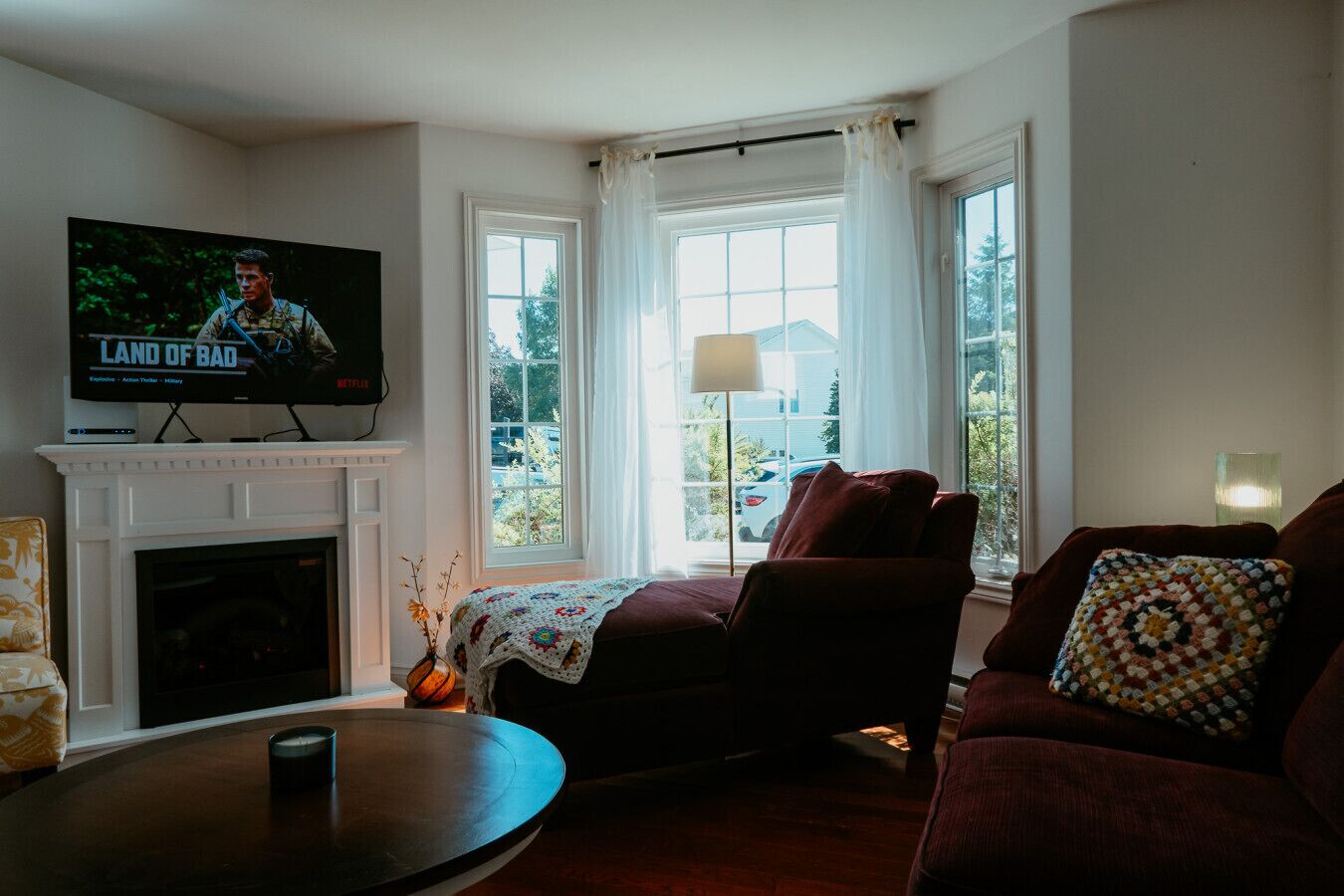 Televisor intel·ligent, llar de foc i futbolí 