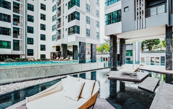 Apartment, 1 Bedroom, Accessible, Smoking | Pool | Outdoor pool