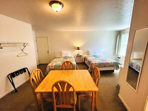 Iron/ironing board, WiFi, bed sheets