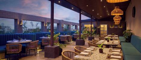 Se sirven desayunos, comidas y cenas