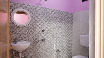 Habitación cuádruple Deluxe, Aire acondicionado | Baño | Ducha y cabezal de ducha tipo lluvia