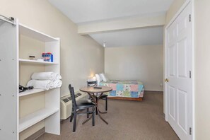 Iron/ironing board, WiFi, bed sheets