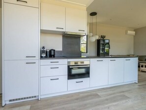 Refrigerador, microondas, lavavajillas, cafetera/tetera