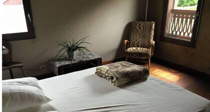 13-bed house with quiet garden