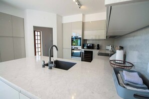 Villa (3 Bedrooms) | Interior