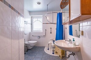 Douche, sèche-cheveux