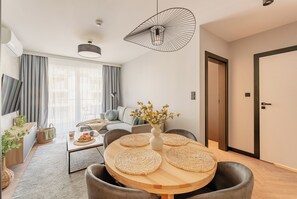Deluxe Apartment, Kitchenette, Beachside | Private kitchen | Fridge, stovetop, dishwasher, electric kettle - Apartments & SPA Posesja Plażowa Grzybowo by POSESJA APARTAMENTY 4b I (Grzybowo)