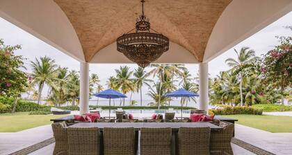 Spacious 6BR Oceanfront, Pool, Private Terrace