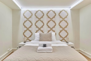 2 bedrooms, iron/ironing board, bed sheets