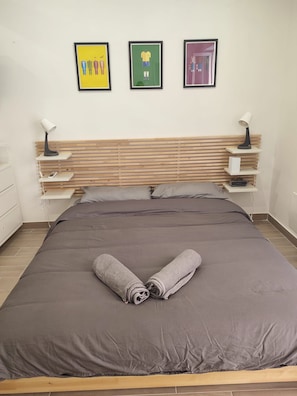 1 bedroom, WiFi, bed sheets