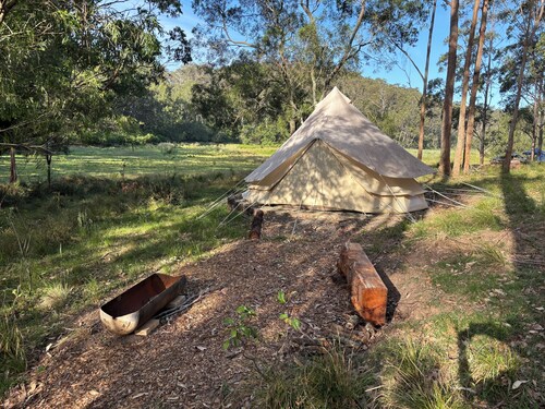 Glamping nature escape at ‘Black Wattle’ 5 minutes from pristine empty beaches