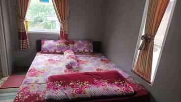 Standard Double Room | Free WiFi, bed sheets