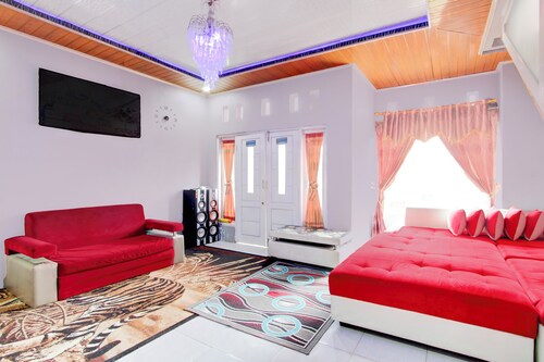 Hotel O Putra Family Homestay Sikunir