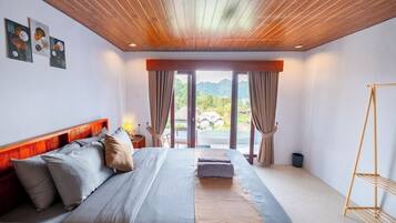Deluxe Room, Patio, Mountain View