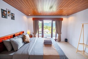 Deluxe Room, Patio, Mountain View