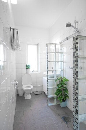 Shower, hair dryer, towels, soap - HaHa Light (Västra Götalands län)