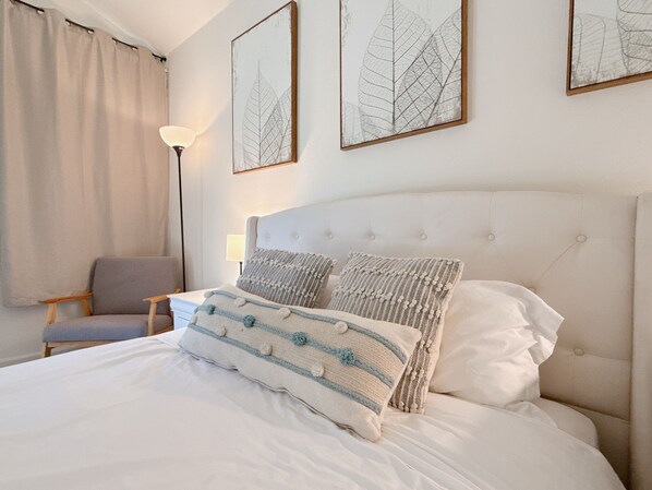3 bedrooms, iron/ironing board, WiFi, bed sheets