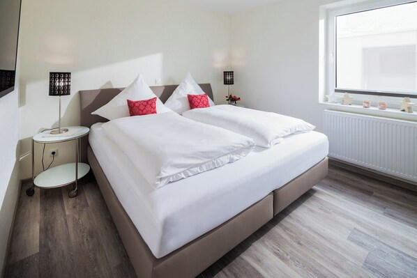 1 bedroom, iron/ironing board, travel crib, free WiFi