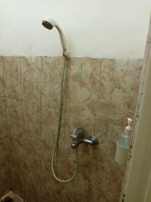 Standard-Doppelzimmer | Badezimmer
