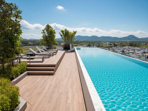 Laguna SkyPark new brand apartments