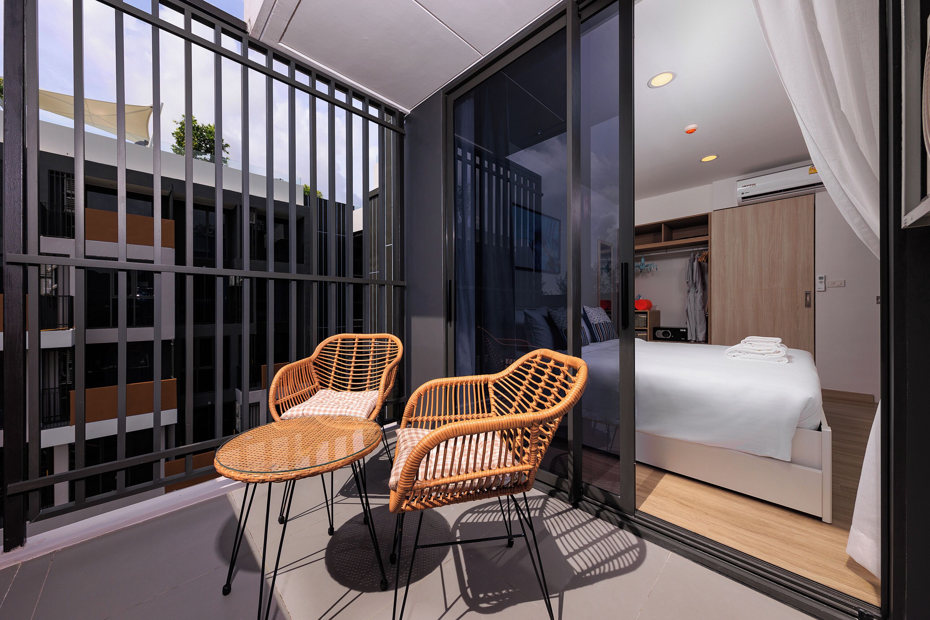 Soundproofing, iron/ironing board, free WiFi