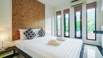 Studio with Kitchenette | Desk, soundproofing, free WiFi, bed sheets