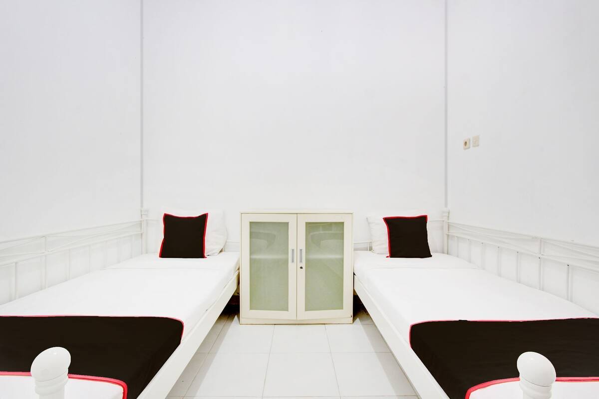 Kamar Twin Standar | Wi-Fi gratis dan seprai linen