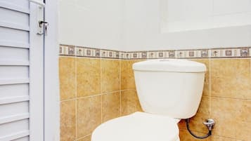 Shower, rainfall showerhead, towels