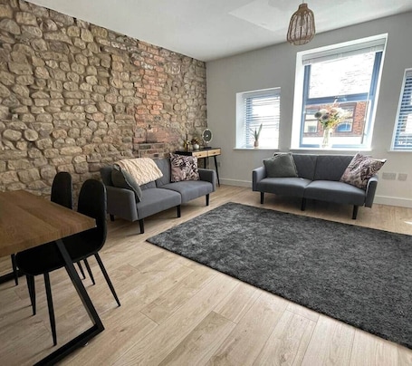 TV. High Street Apartment, Garstang