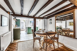 Dining - Dolphin Cottage, Oxfordshire, England (Oxfordshire)