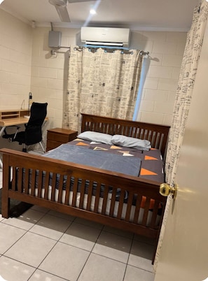 2 bedrooms, desk, iron/ironing board, free WiFi