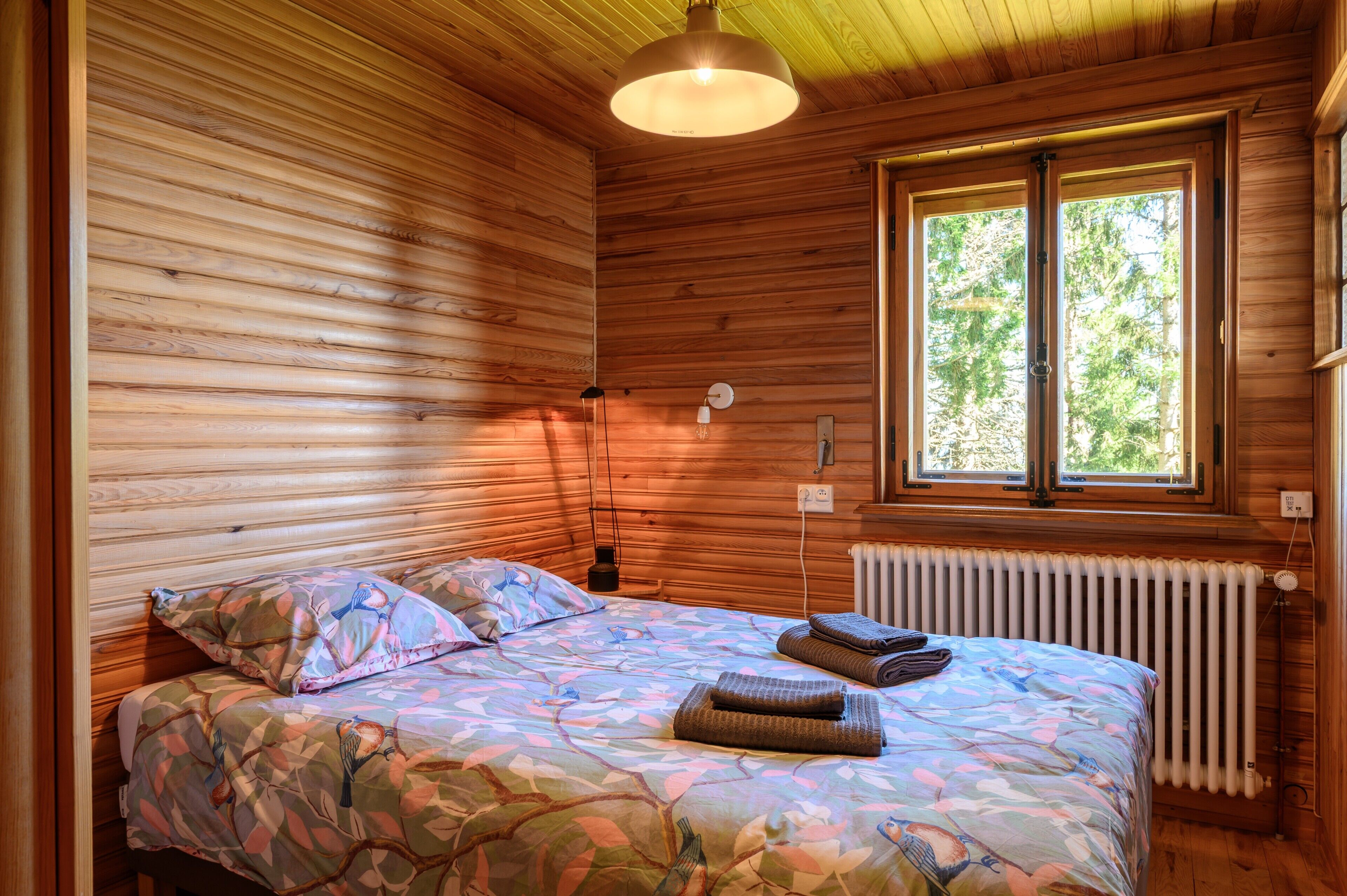 4 chambres, fer et planche à repasser, Wi-Fi, draps fournis