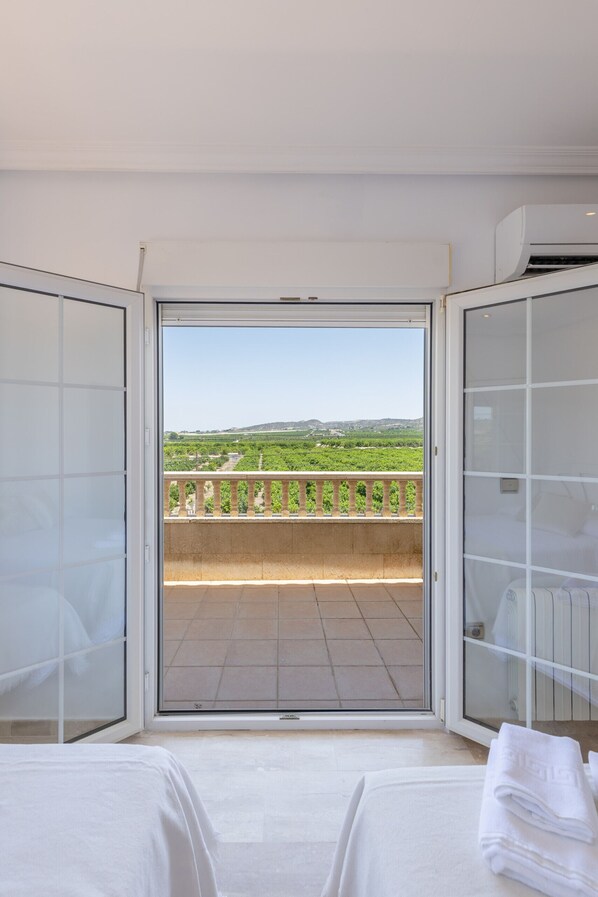 6 間臥室、免費搖籃/嬰兒床、床單