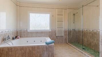 Shower, towels