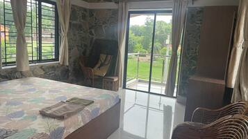 3 bedrooms, iron/ironing board, WiFi