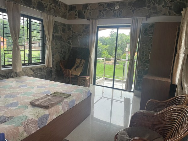 3 habitaciones, tabla de planchar con plancha y wifi
