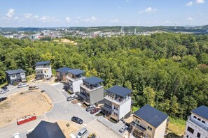 Exterior - Peak Overlook by Beyond Expectations: 4BR Home w/ Pool, Hot Tub & Rooftop Patio (Pigeon Forge)
