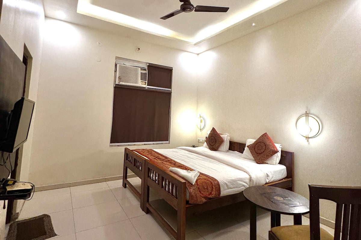 Deluxe Double Room | Free WiFi