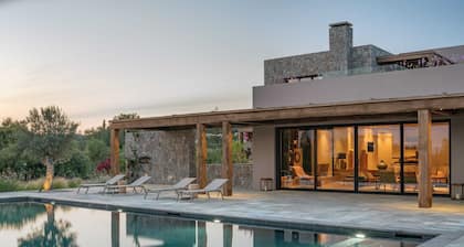 Beachfront Villa Oneiro with Sea Views, Villa
